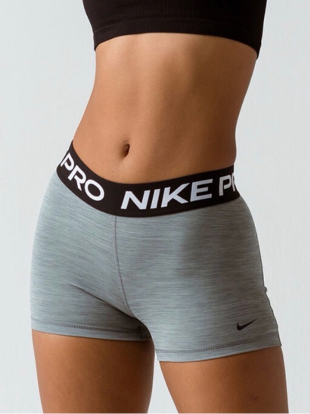 Nike Pro 365 Woman’s Athletic Shorts - Size M - NWT